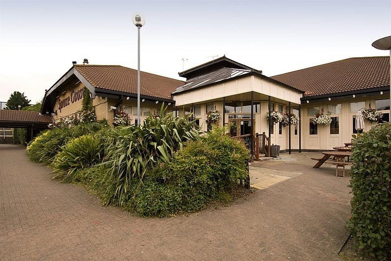 Premier Inn Basingstoke West Exterior foto