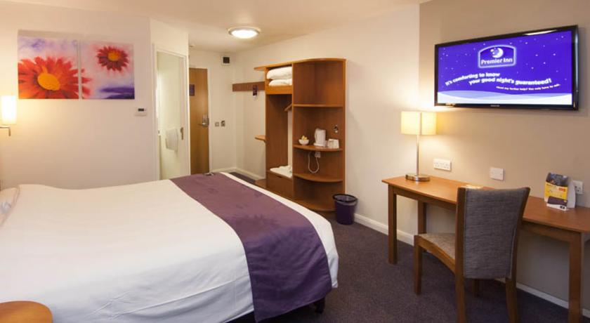 Premier Inn Basingstoke West Exterior foto