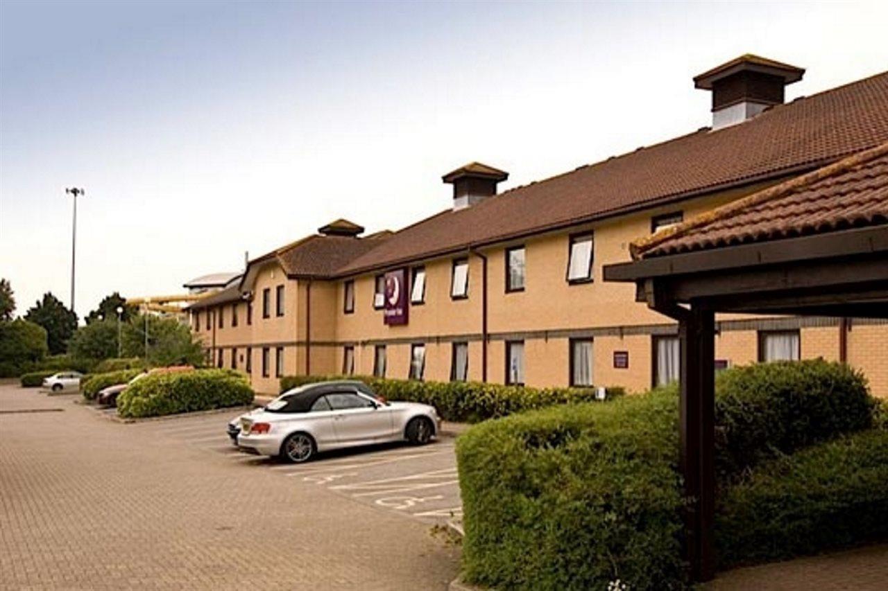 Premier Inn Basingstoke West Exterior foto