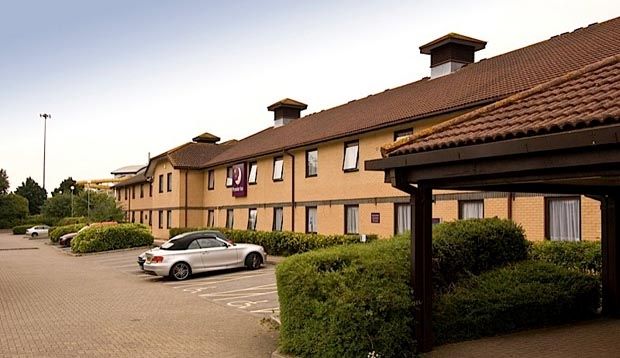 Premier Inn Basingstoke West Exterior foto